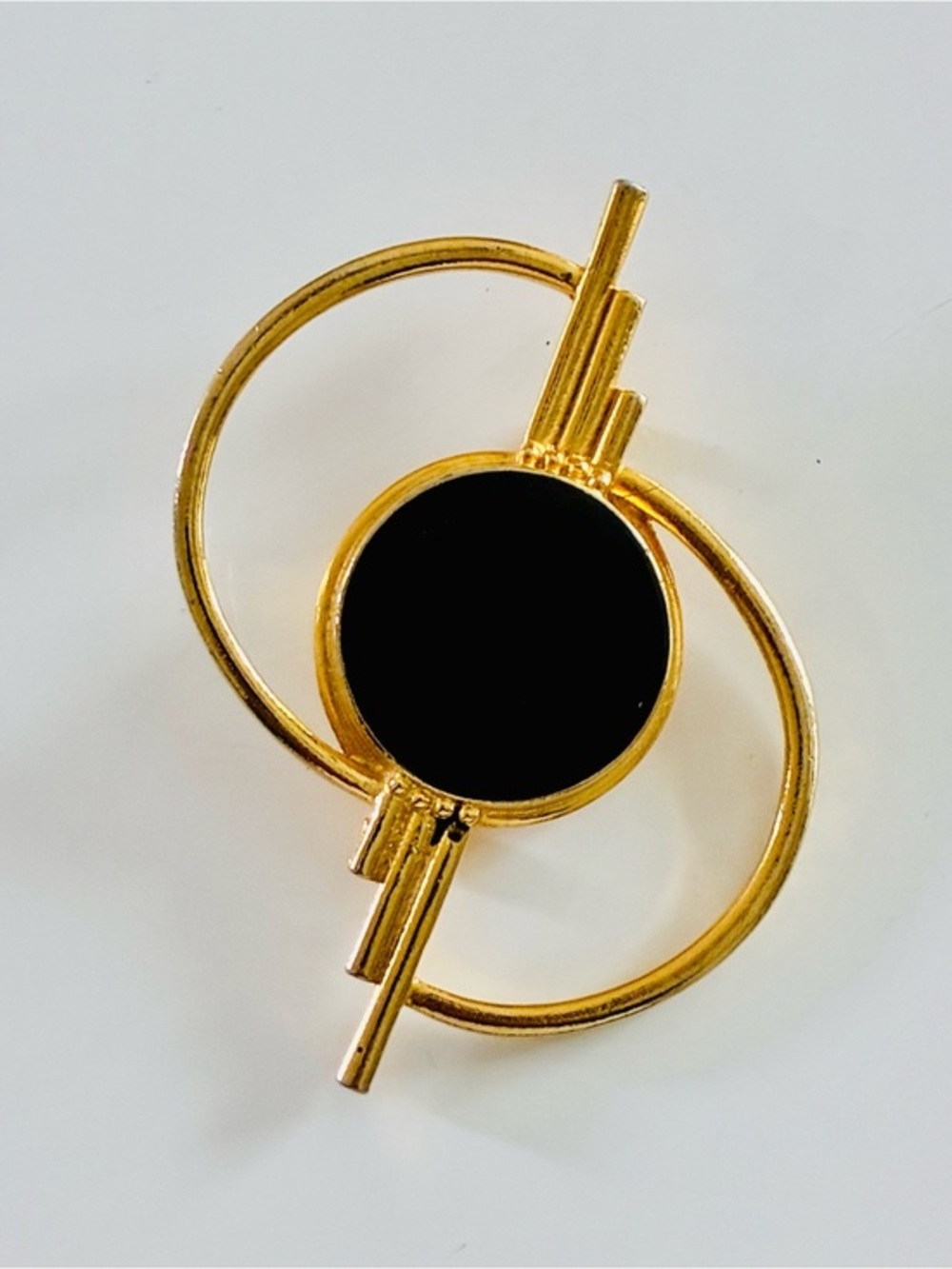 Bold Ambiguous Gold-Tone Circular Pin with Black Enamel Center Everyday Elegant